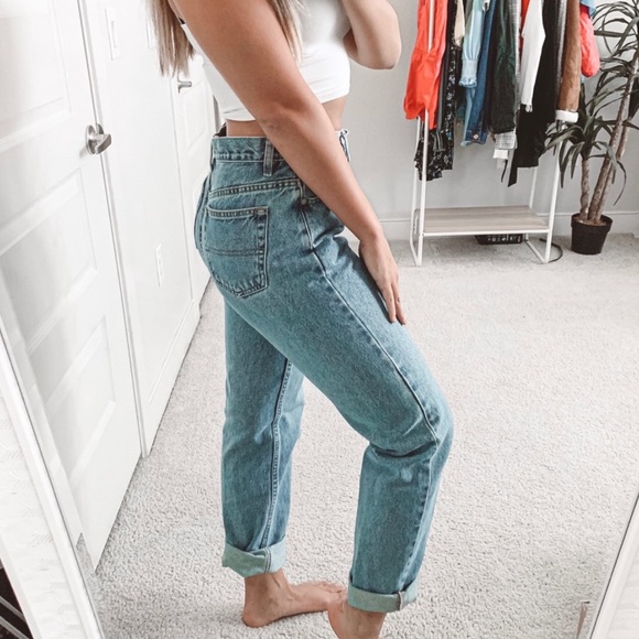 Tommy Hilfiger Vintage High Waisted 90s Mom Jeans - Picture 2 of 7